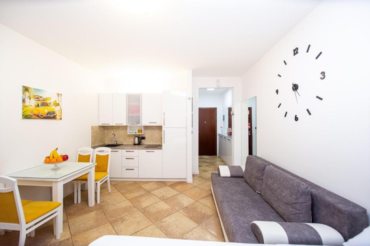 Apartment Studio Premier Rafailovici Exterior photo