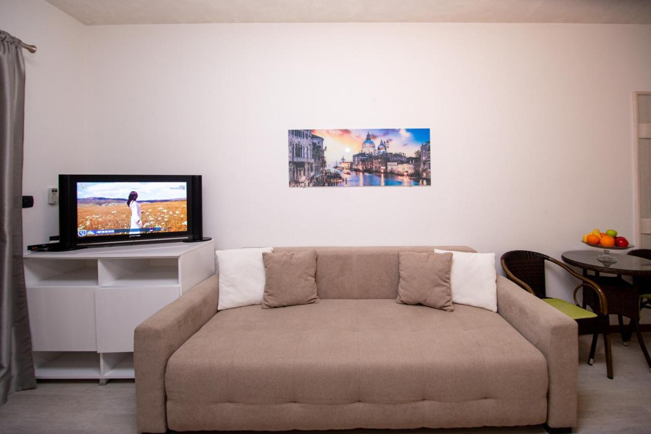 Apartment Studio Premier Rafailovici Exterior photo